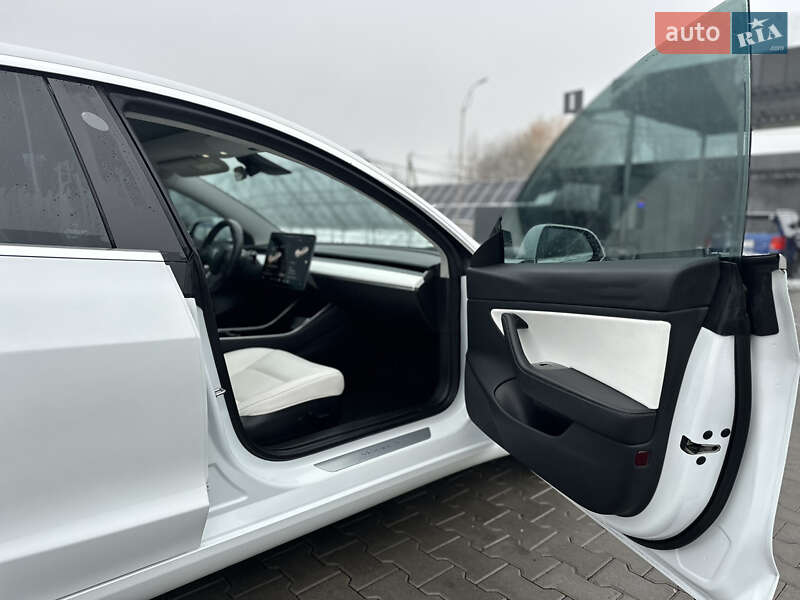 Седан Tesla Model 3 2018 в Владимире