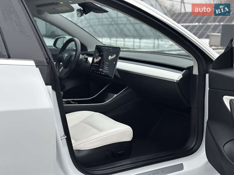 Седан Tesla Model 3 2018 в Владимире