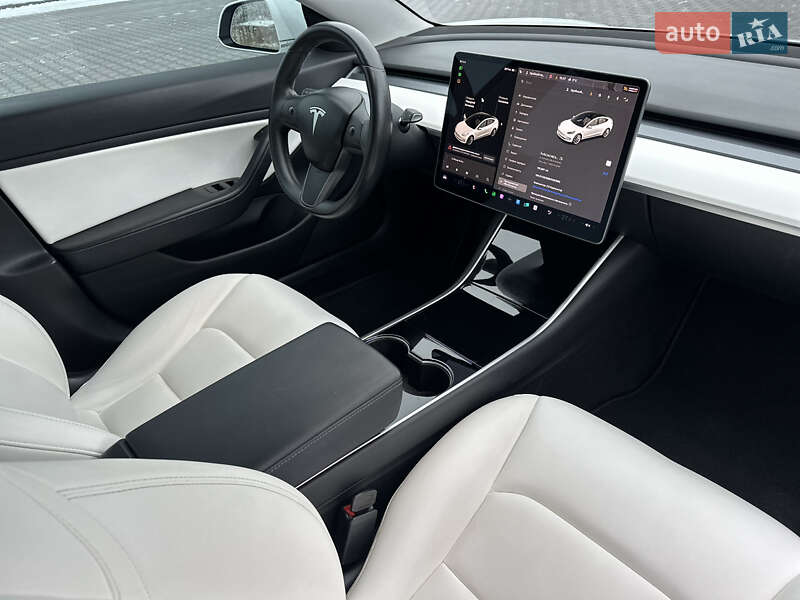 Седан Tesla Model 3 2018 в Владимире