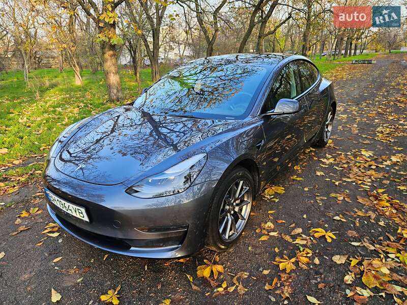 Седан Tesla Model 3 2023 в Одесі