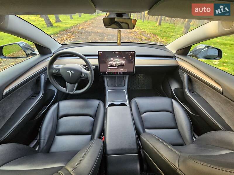 Седан Tesla Model 3 2023 в Одесі