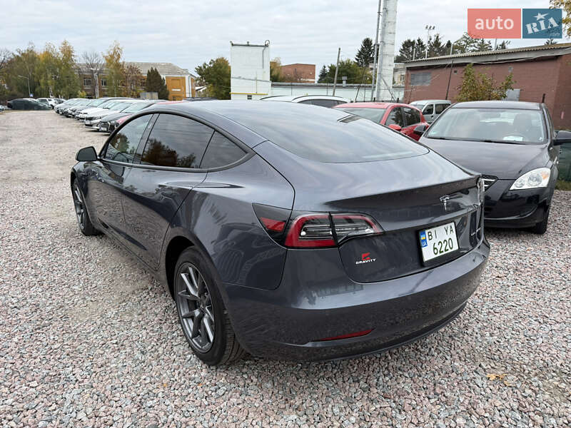 Седан Tesla Model 3 2021 в Полтаві