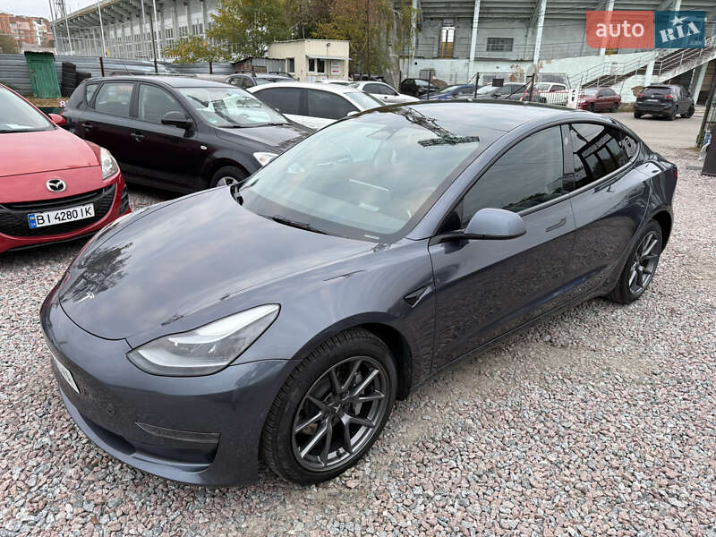 Седан Tesla Model 3 2021 в Полтаві