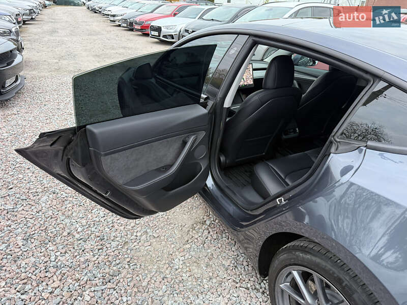 Седан Tesla Model 3 2021 в Полтаві