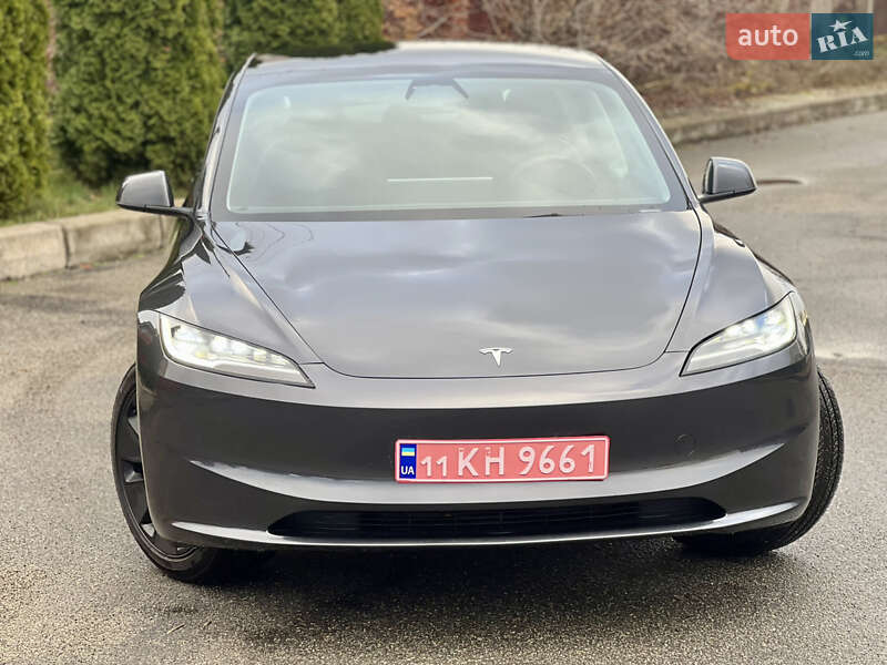 Седан Tesla Model 3 2025 в Киеве фото 3 Седан Tesla Model 3 2025 в Киеве