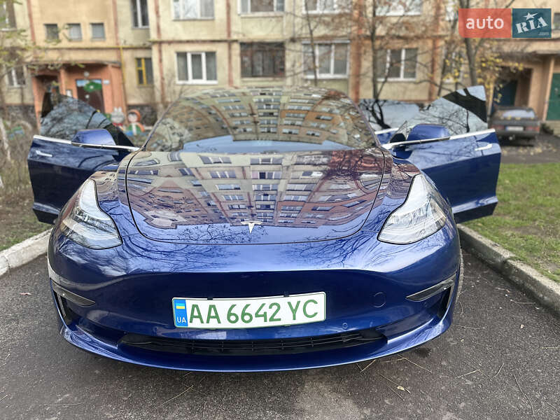 Седан Tesla Model 3 2019 в Полтаве
