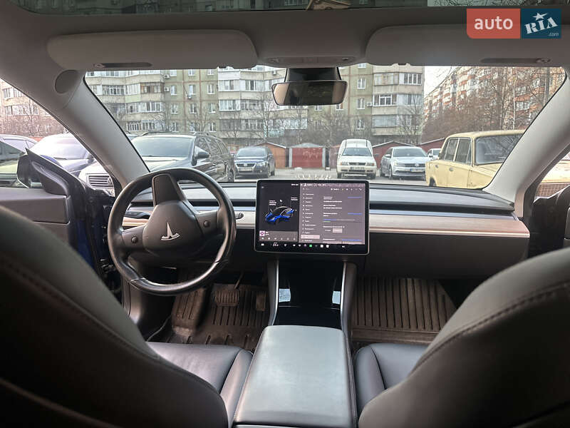 Седан Tesla Model 3 2019 в Полтаве