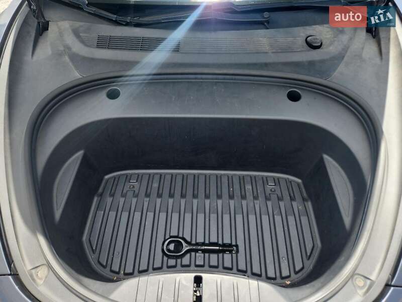 Седан Tesla Model 3 2021 в Львові фото 11 Седан Tesla Model 3 2021 в Львові