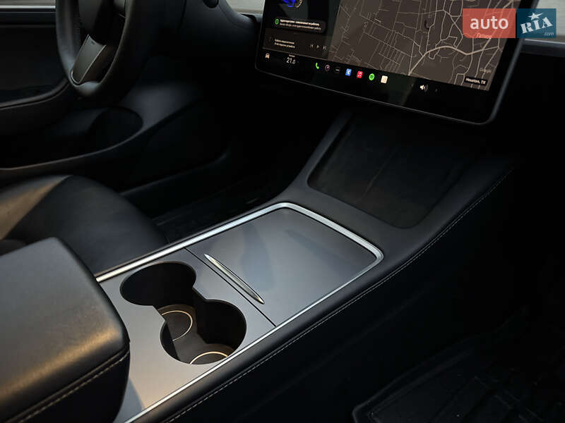 Седан Tesla Model 3 2022 в Киеве