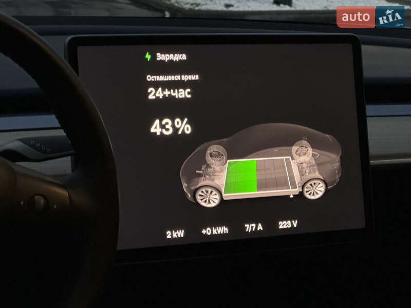 Седан Tesla Model 3 2022 в Киеве