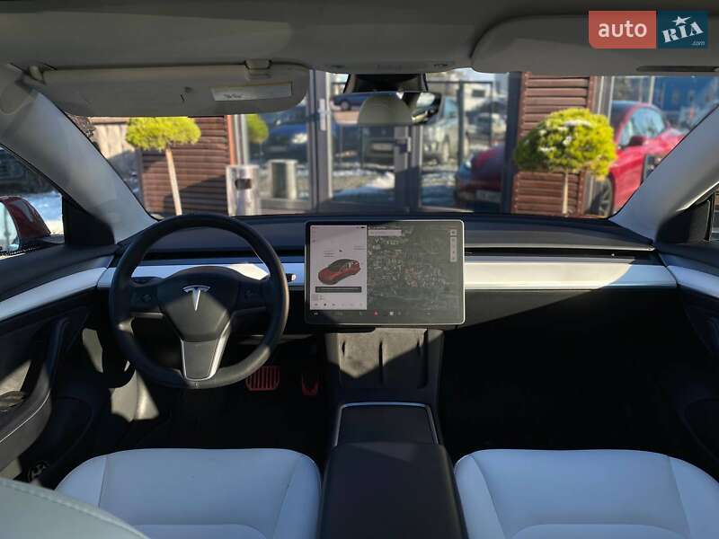 Седан Tesla Model 3 2021 в Львові