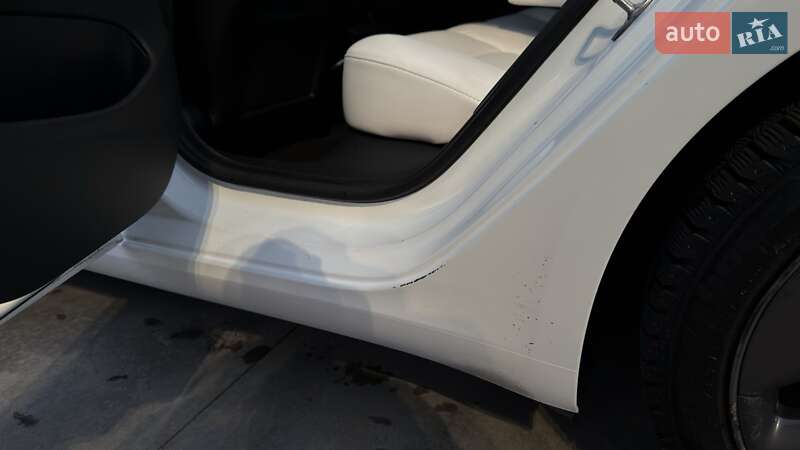 Седан Tesla Model 3 2020 в Києві