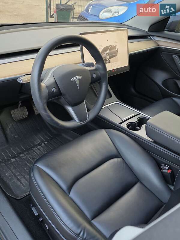 Седан Tesla Model 3 2022 в Днепре