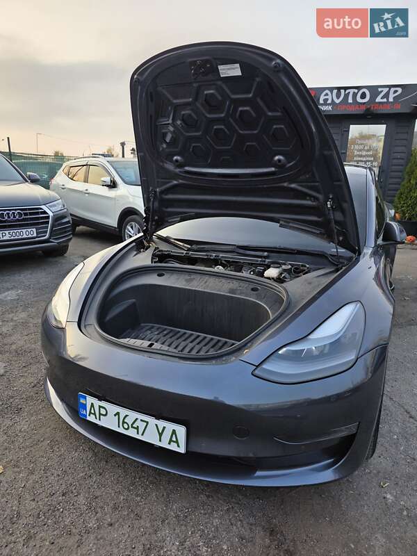 Седан Tesla Model 3 2022 в Днепре