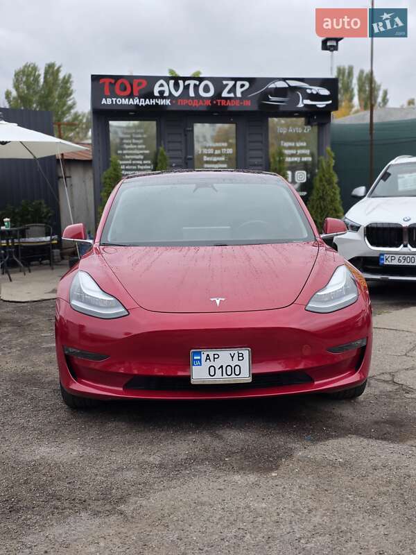 Седан Tesla Model 3 2018 в Запоріжжі