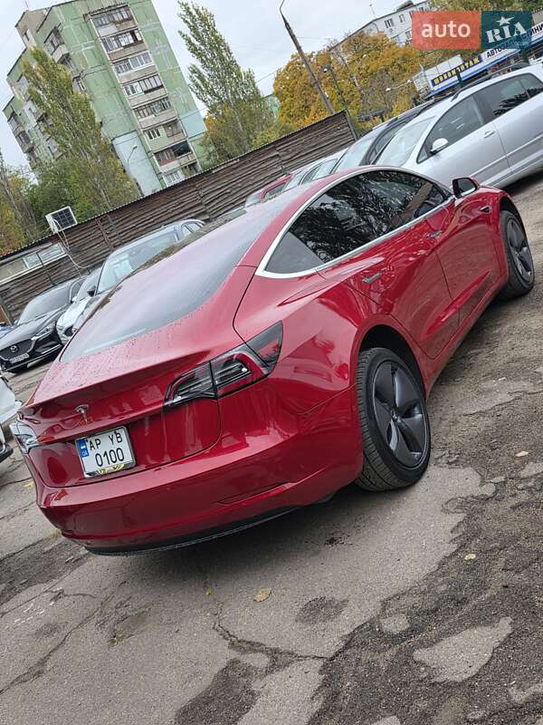 Седан Tesla Model 3 2018 в Запоріжжі