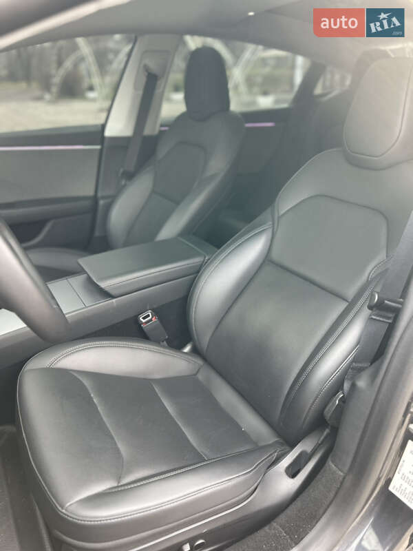 Седан Tesla Model 3 2024 в Запоріжжі