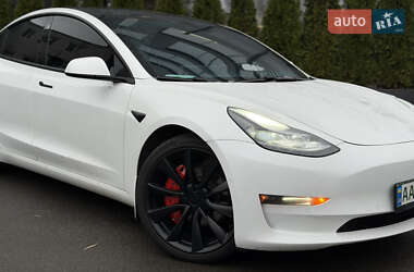 Седан Tesla Model 3 2021 в Киеве