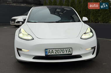 Седан Tesla Model 3 2021 в Киеве