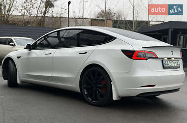 Седан Tesla Model 3 2021 в Киеве