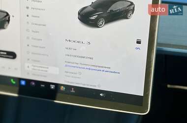 Седан Tesla Model 3 2022 в Ровно