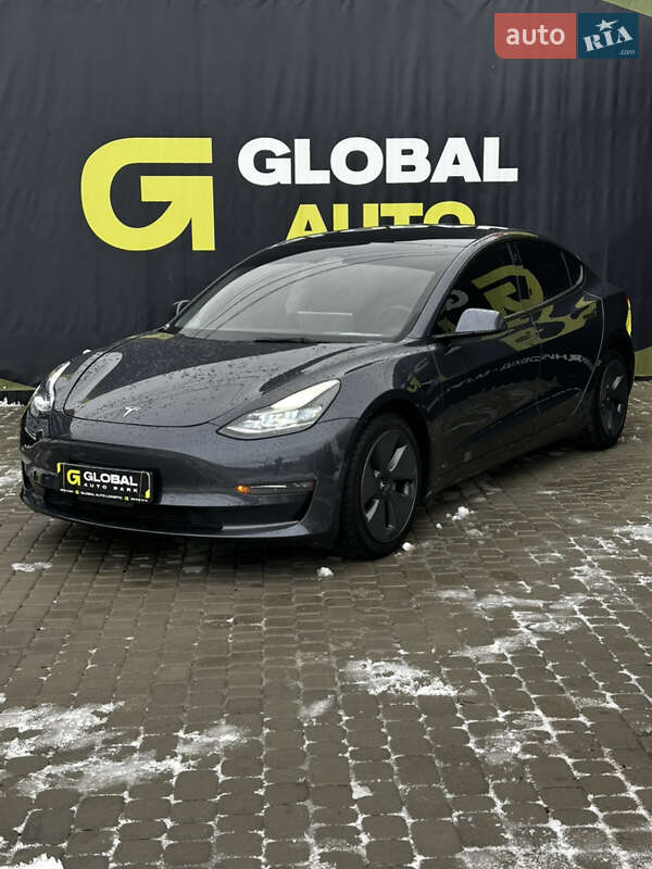 Седан Tesla Model 3 2022 в Львове