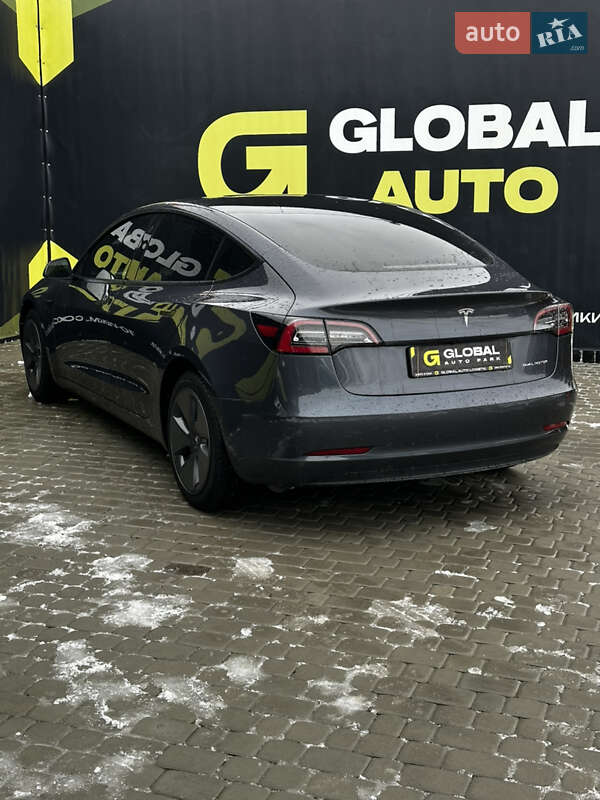 Седан Tesla Model 3 2022 в Львове