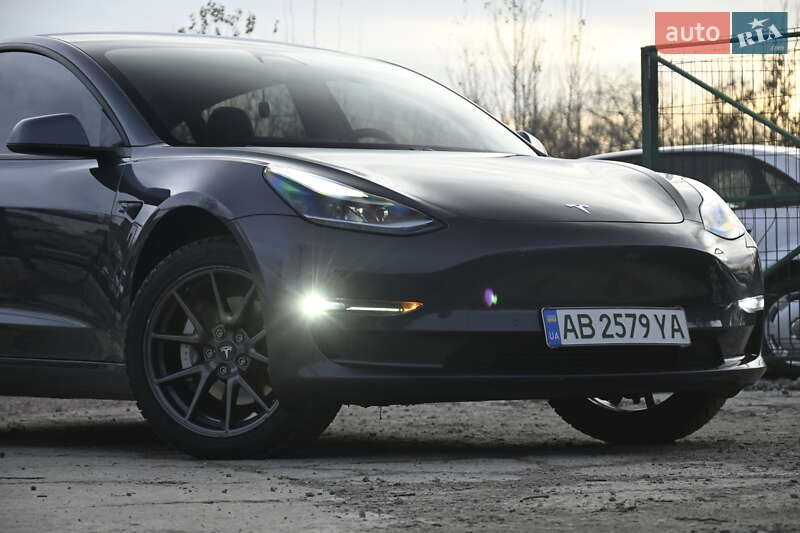 Седан Tesla Model 3 2021 в Бердичеве