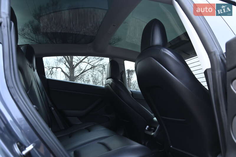 Седан Tesla Model 3 2021 в Бердичеве