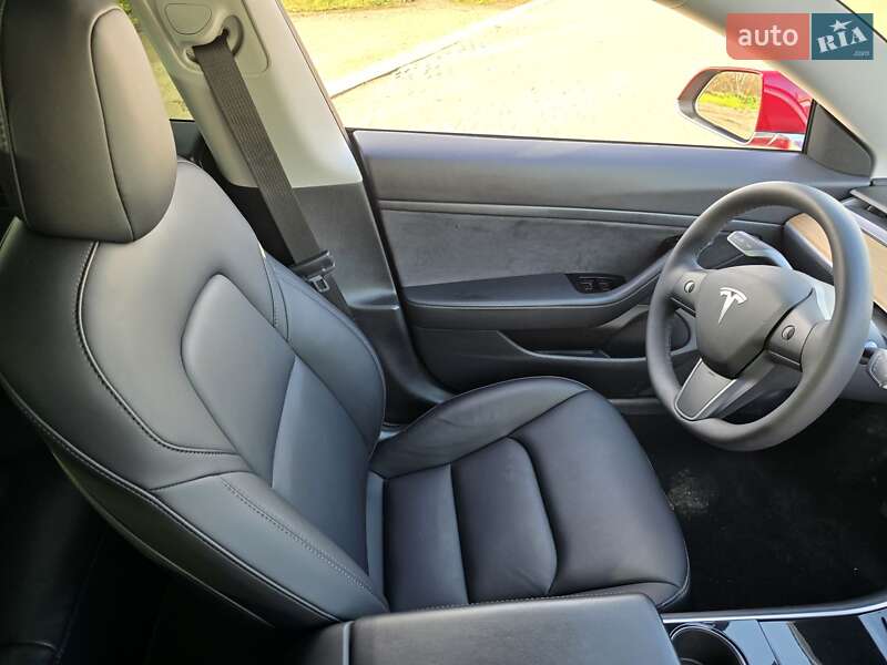 Седан Tesla Model 3 2020 в Одесі