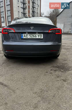 Седан Tesla Model 3 2023 в Дніпрі