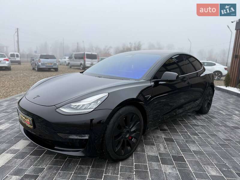 Седан Tesla Model 3 2018 в Коломые