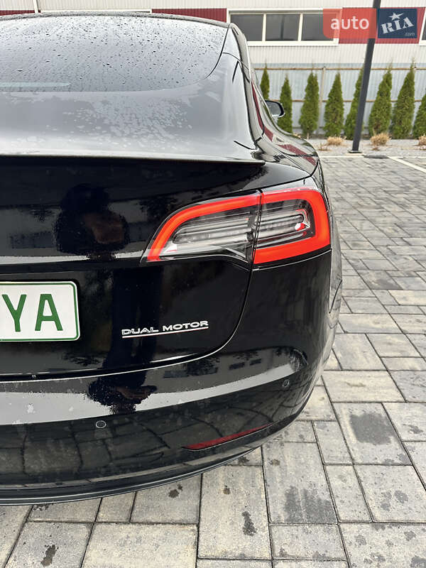 Седан Tesla Model 3 2019 в Луцке