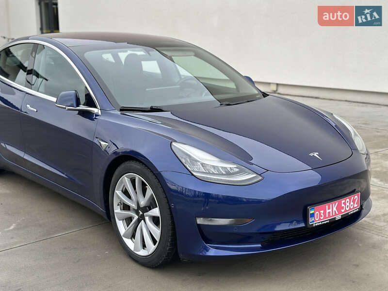Седан Tesla Model 3 2018 в Луцке