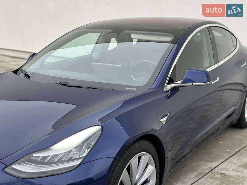 Седан Tesla Model 3 2018 в Луцке