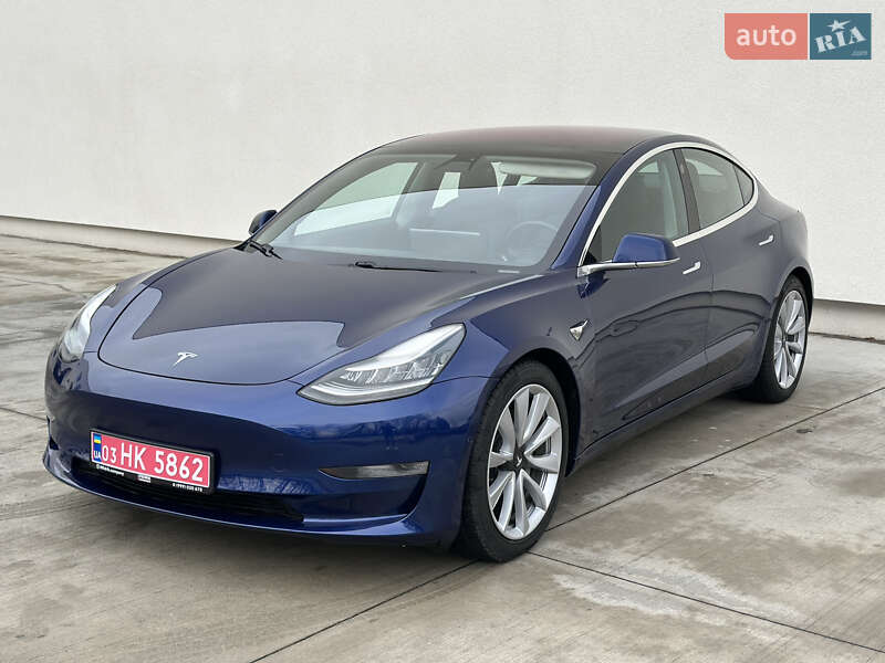 Седан Tesla Model 3 2018 в Луцке