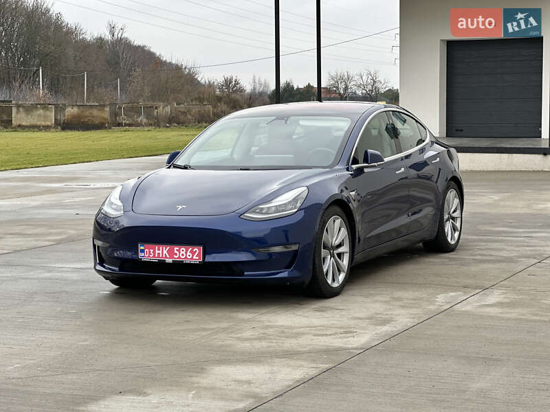 Седан Tesla Model 3 2018 в Луцке