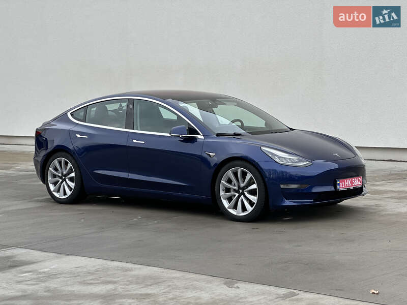 Седан Tesla Model 3 2018 в Луцке
