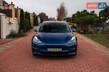 Седан Tesla Model 3 2019 в Черновцах