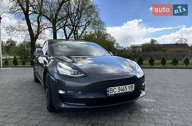 Седан Tesla Model 3 2019 в Львові