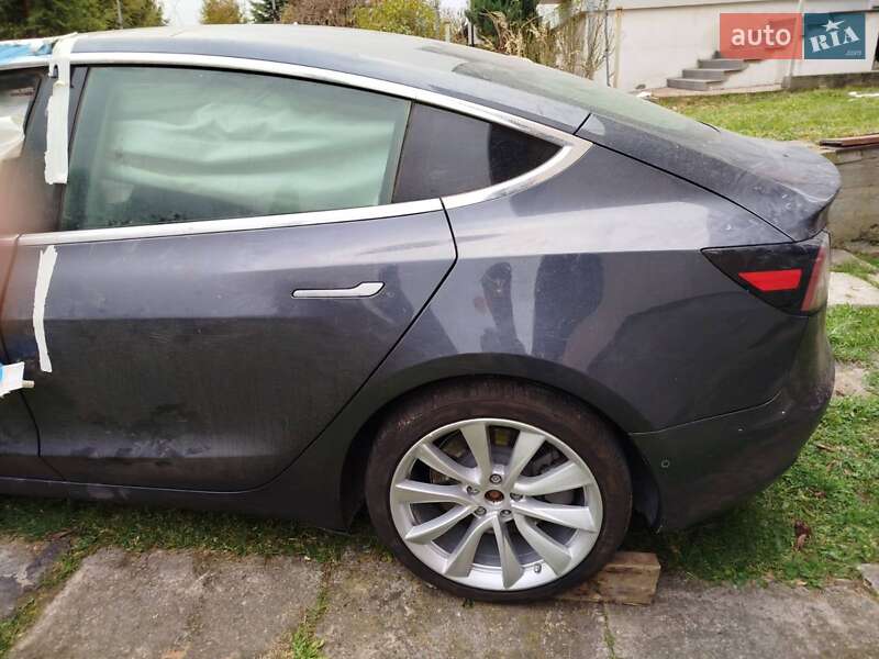 Седан Tesla Model 3 2019 в Львове фото 7 Седан Tesla Model 3 2019 в Львове