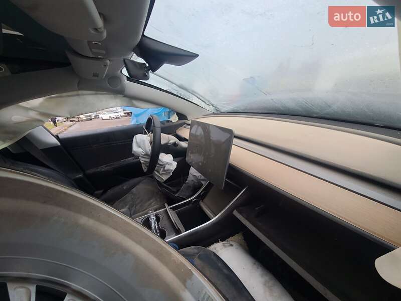 Седан Tesla Model 3 2019 в Львове фото 13 Седан Tesla Model 3 2019 в Львове