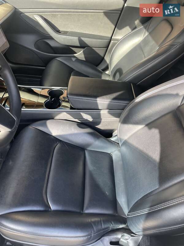 Седан Tesla Model 3 2019 в Косове фото 16 Седан Tesla Model 3 2019 в Косове