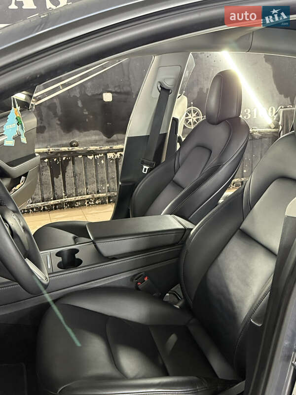 Седан Tesla Model 3 2022 в Києві