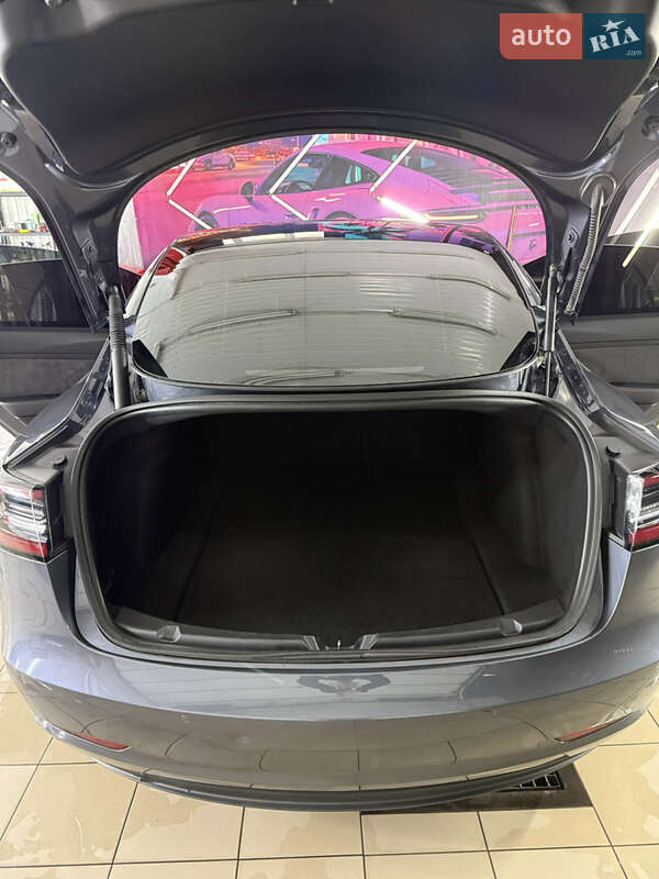Седан Tesla Model 3 2022 в Києві