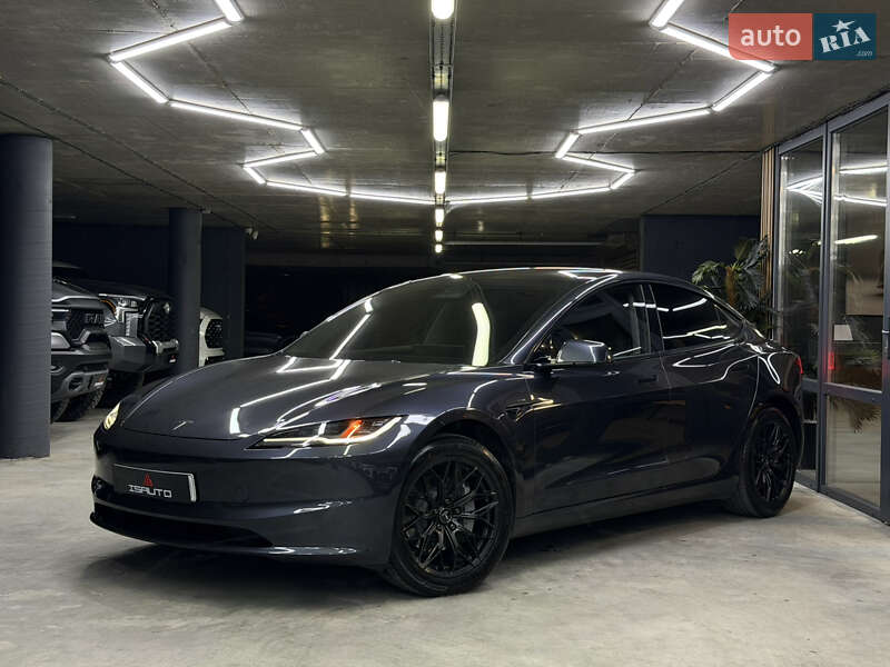 Седан Tesla Model 3 2024 в Одессе