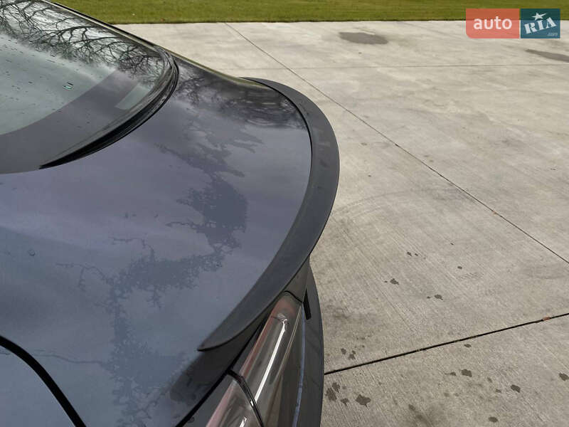 Седан Tesla Model 3 2021 в Луцке