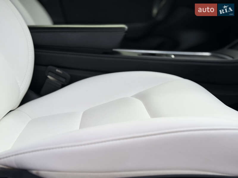 Седан Tesla Model 3 2022 в Одесі