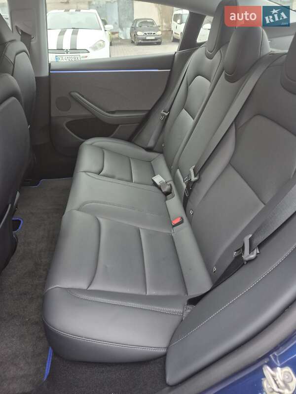 Седан Tesla Model 3 2024 в Києві