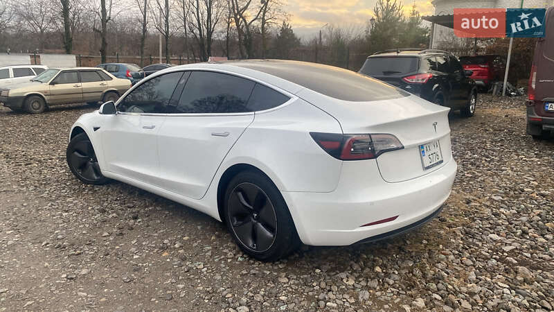 Седан Tesla Model 3 2018 в Харкові